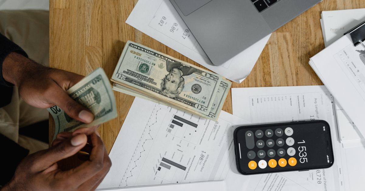 Como usar o salário do dia 5: como simular e calcular