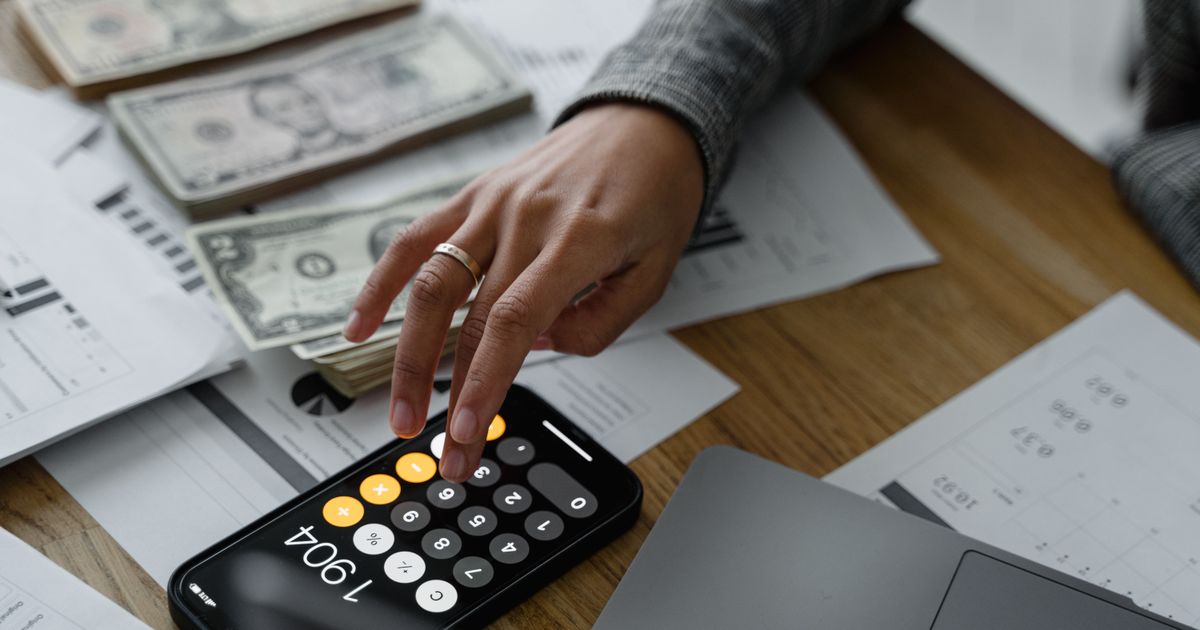 Como vencer o consumismo: como simular e calcular